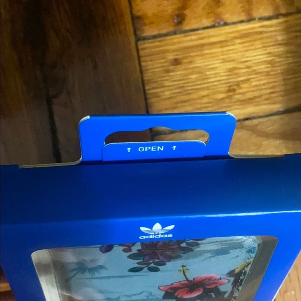 NWT Adidas IPhone booklet case for 6/6s/7/8